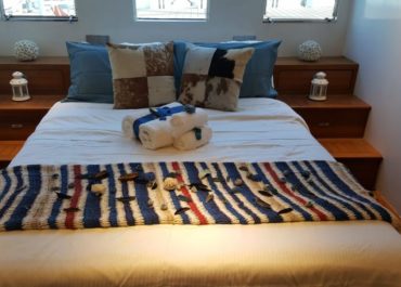 Yacht Anka Decorated Bed