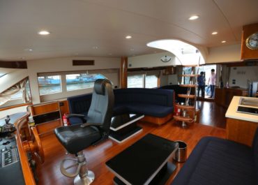 Yacht Ximan Cockpit