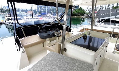 Yacht Rental Captain's Deck