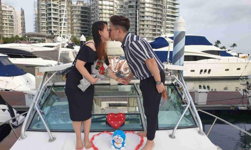 Proposal on Sea - Couple Kiss