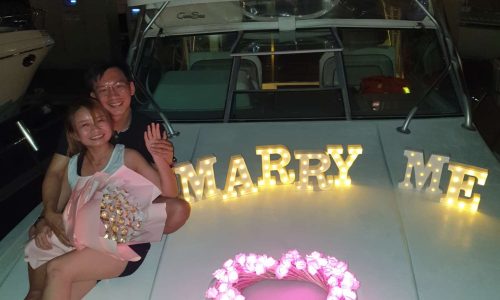 Rent a cruise yacht to propose on sea